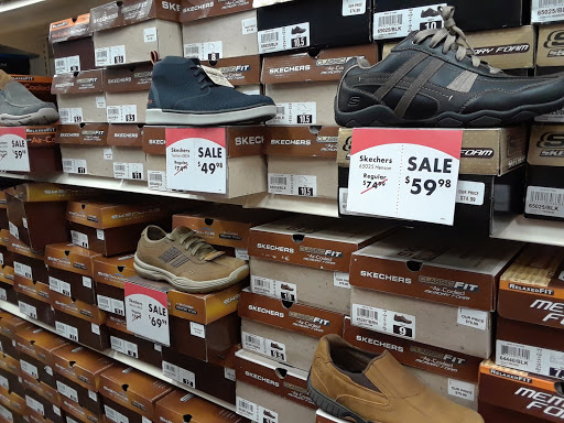 Shoe Store «Shoe Carnival», reviews and photos, 2633 Lakewood Village Dr, North Little Rock, AR 72116, USA