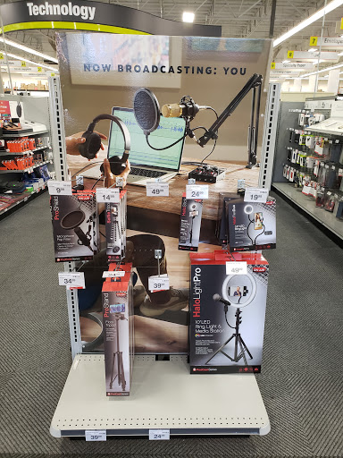 Office Supply Store «Staples», reviews and photos, 2080 W Empire Ave, Burbank, CA 91504, USA