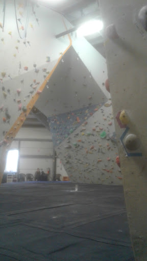 Gym «Gold Crush Climbing Gym», reviews and photos, 124 Clydesdale Ct d, Grass Valley, CA 95945, USA