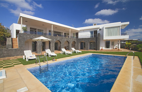 Lanzarote Property Management SL Av. de las Playas, 1, 35510 Tías, Las Palmas, España