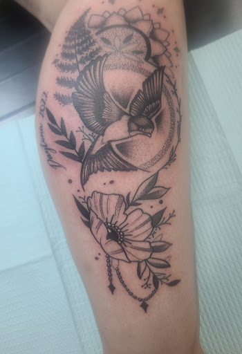 Explore arm flower tattoo ideas, creative tattoo ideas in Daytona Beach, available at Studio 21 Tattoo & Piercings Daytona Beach