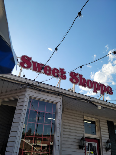 Sweet Shoppe Dessert Cafe, 100 S Lincoln Blvd, Hodgenville, KY 42748, USA, 