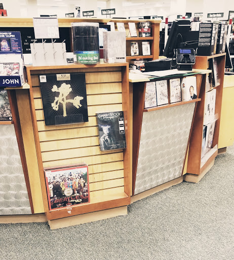 Book Store «Barnes & Noble», reviews and photos, 7200 Harrison Ste 5 #5, Rockford, IL 61112, USA