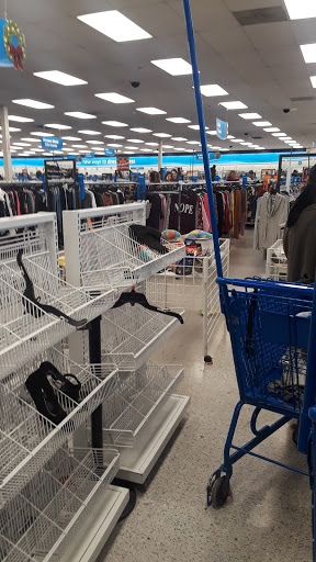 Clothing Store «Ross Dress for Less», reviews and photos, 212 Towne Center Dr, Compton, CA 90220, USA