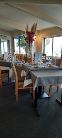 Atmosphère du Restaurant français Restaurant Le Saint-Pierre - Le grau du Roi - n°2