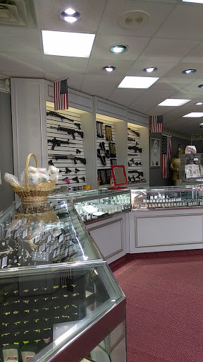 Jewelry Store «The Castle Jewelry and Pawn», reviews and photos, 1688 E Kemper Rd, Cincinnati, OH 45246, USA