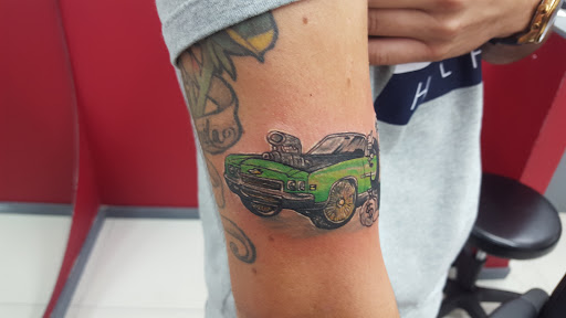 Tattoo Shop «Lucky Tattoo», reviews and photos, 1639 Washington Ave, Miami Beach, FL 33139, USA