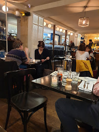 Atmosphère du Restaurant français La Maison Bleue à Paris - n°18