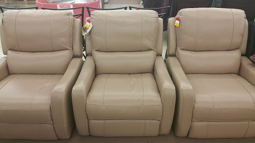 Outlet Store «Corvallis Outlet Store», reviews and photos, 934 NW Kings Blvd, Corvallis, OR 97330, USA