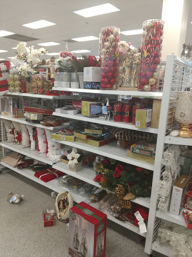 Clothing Store «Ross Dress for Less», reviews and photos, 835 Cortez Rd W, Bradenton, FL 34207, USA