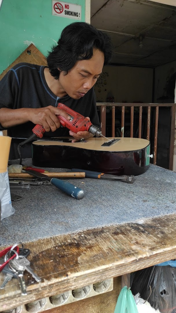 Gambar Abah Gitar (reparasi Gitar)