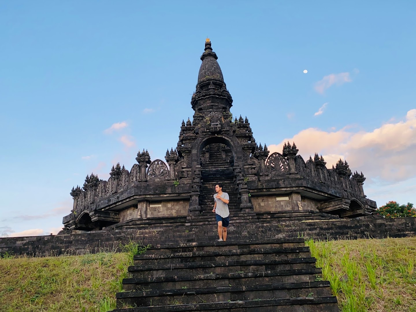 Gambar Monumen Taman Mumbul