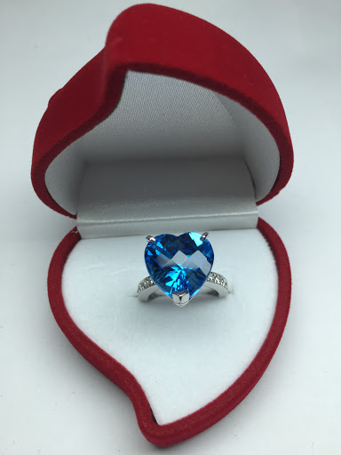 Jewelry Store «Highlands Jewelers-- Jewelery Repair», reviews and photos, 3830 Valley Centre Dr #706, San Diego, CA 92130, USA