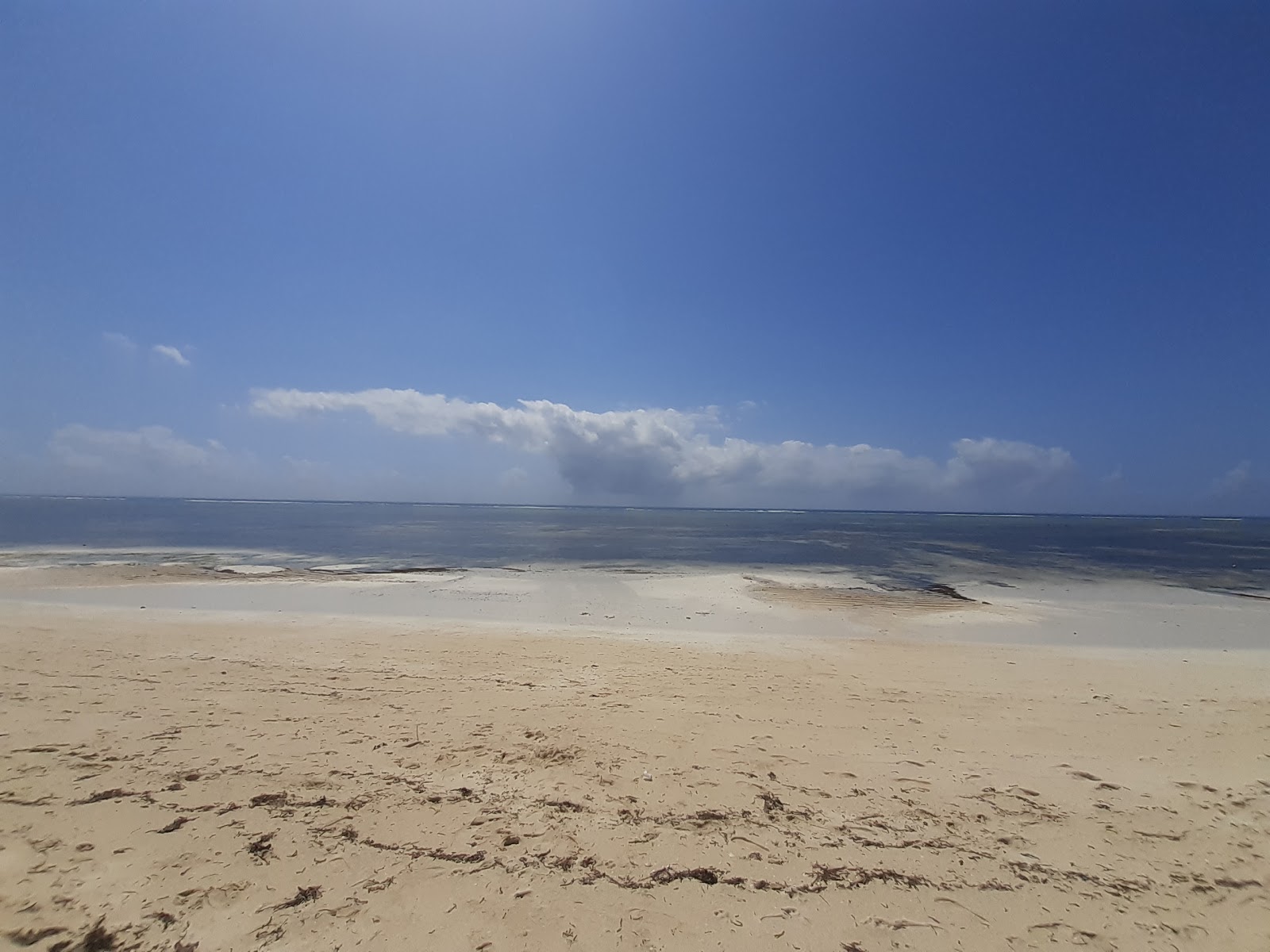 Foto de Kikambala beach - lugar popular entre os apreciadores de relaxamento