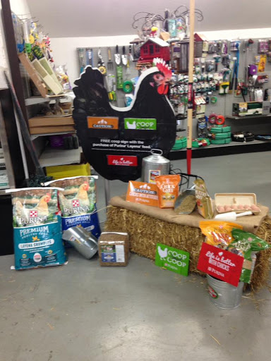 Pet Supply Store «J & S Supply», reviews and photos, 303 W Bishop Way, Brownsville, OR 97327, USA