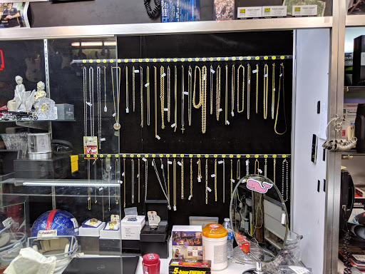 Pawn Shop «Royal Pawn Shop», reviews and photos, 428 S Clark St, Chicago, IL 60605, USA