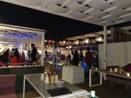 Bars with reserved areas for couples in Jaipur