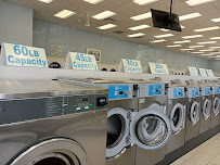 Freeway Laundry 5 - Photo 3 - Car repair in Cranston, RI, Providence