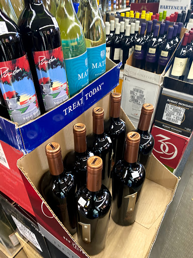 Liquor Store «West Hills Wines & Liquors», reviews and photos, 1720 New York Ave, Huntington Station, NY 11746, USA