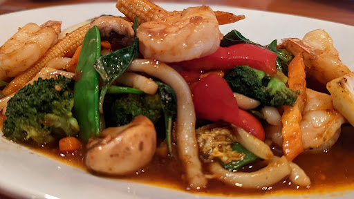 Shopping Mall «Warrenton Village Center», reviews and photos, 251 Lee Hwy, Warrenton, VA 20186, USA