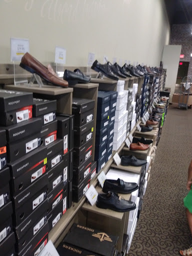 Shoe Store «DSW Designer Shoe Warehouse», reviews and photos, 1331 George Dieter Dr, El Paso, TX 79936, USA