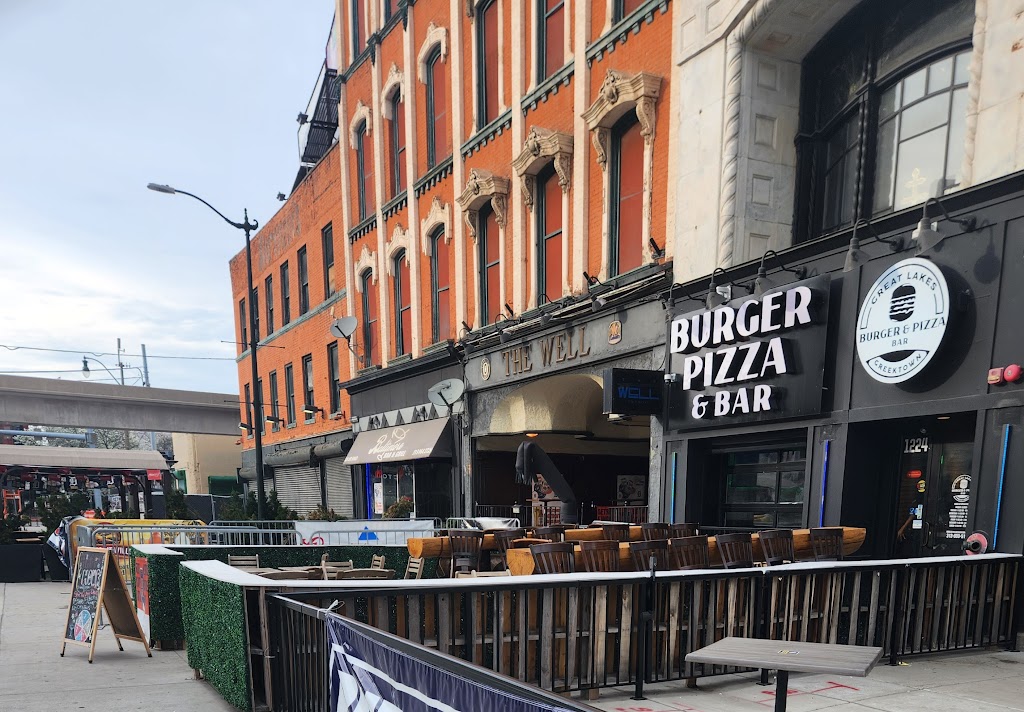 Great Lakes Burger & Pizza Bar 48226