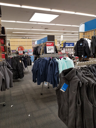 Sporting Goods Store «Academy Sports + Outdoors», reviews and photos, 5802 19th St, Lubbock, TX 79407, USA