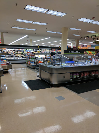 Grocery Store «Hannaford Supermarket», reviews and photos, 532 Main St,Route 1, Saco, ME 04072, USA