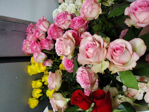 Florist «Up-Towne Flowers & Gift Shoppe», reviews and photos, 2145 W Dublin Granville Rd, Worthington, OH 43085, USA