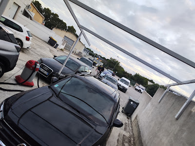 AMG 2 à Castries