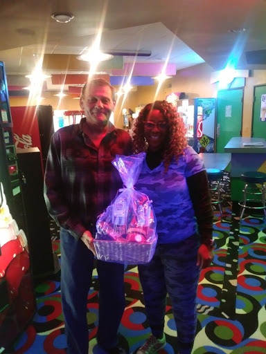 Bowling Alley «Roosevelt Lanes Recreation», reviews and photos, 6701 Roosevelt Ave, Allen Park, MI 48101, USA