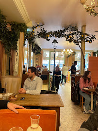 Atmosphère du Restaurant Brasserie Pastis à Paris - n°17