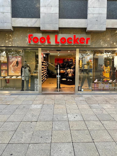 Stores to buy men's slippers Stuttgart