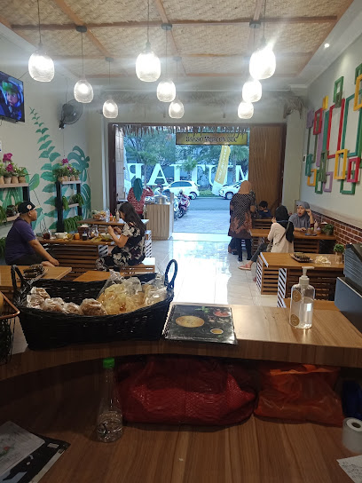 Cafe Bakso Mercon BBC Makassar - Jalan Monginsidi Baru, Ruko Puri Mutiara No 5, Rappocini, Kec. Rappocini, Kota Makassar, Sulawesi Selatan 90222, Indonesia