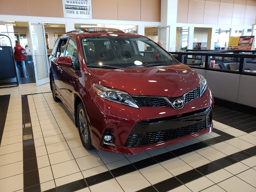 Toyota Dealer «Toyota Knoxville», reviews and photos, 10415 Parkside Dr, Knoxville, TN 37922, USA