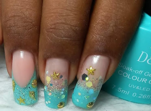 Logo da empresa - Studio Lavinia Nails