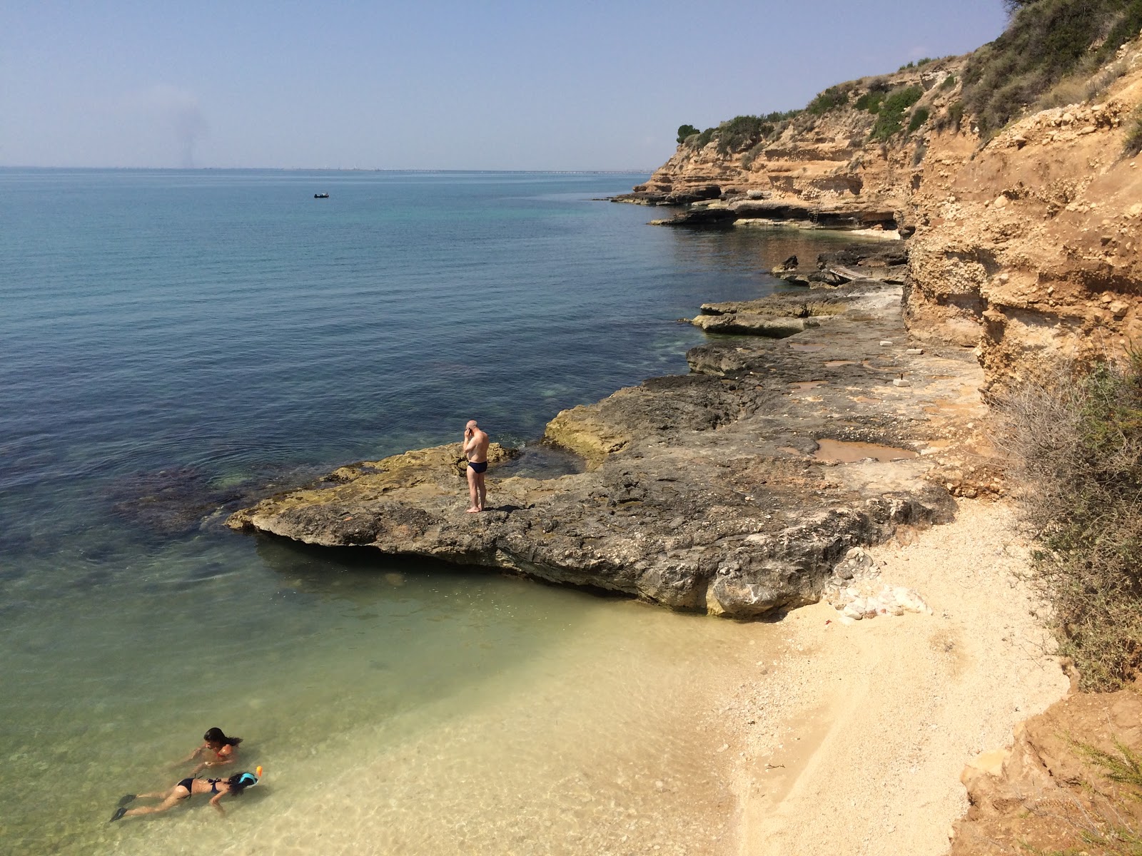 Spiaggia Grotte dell'Acqua Azzurra'in fotoğrafı çok temiz temizlik seviyesi ile