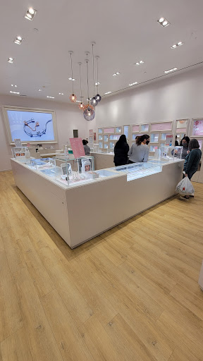 Jewelry Store «Pandora», reviews and photos, 1101 Melbourne Rd, Hurst, TX 76053, USA