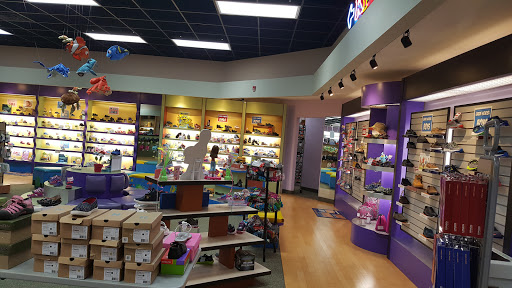 Shoe Store «Hawley Lane Shoes», reviews and photos, 862 Bridgeport Ave, Shelton, CT 06484, USA