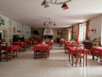 Atmosphère du Restaurant français Auberge Le Cardinal à Richelieu - n°1