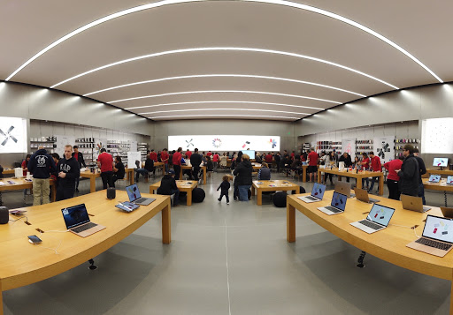 Apple Manhattan Village image