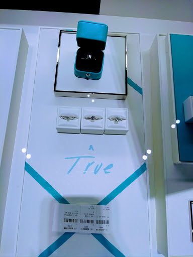 Jewelry Store «Tiffany & Co.», reviews and photos, 1151 Galleria Blvd, Roseville, CA 95678, USA