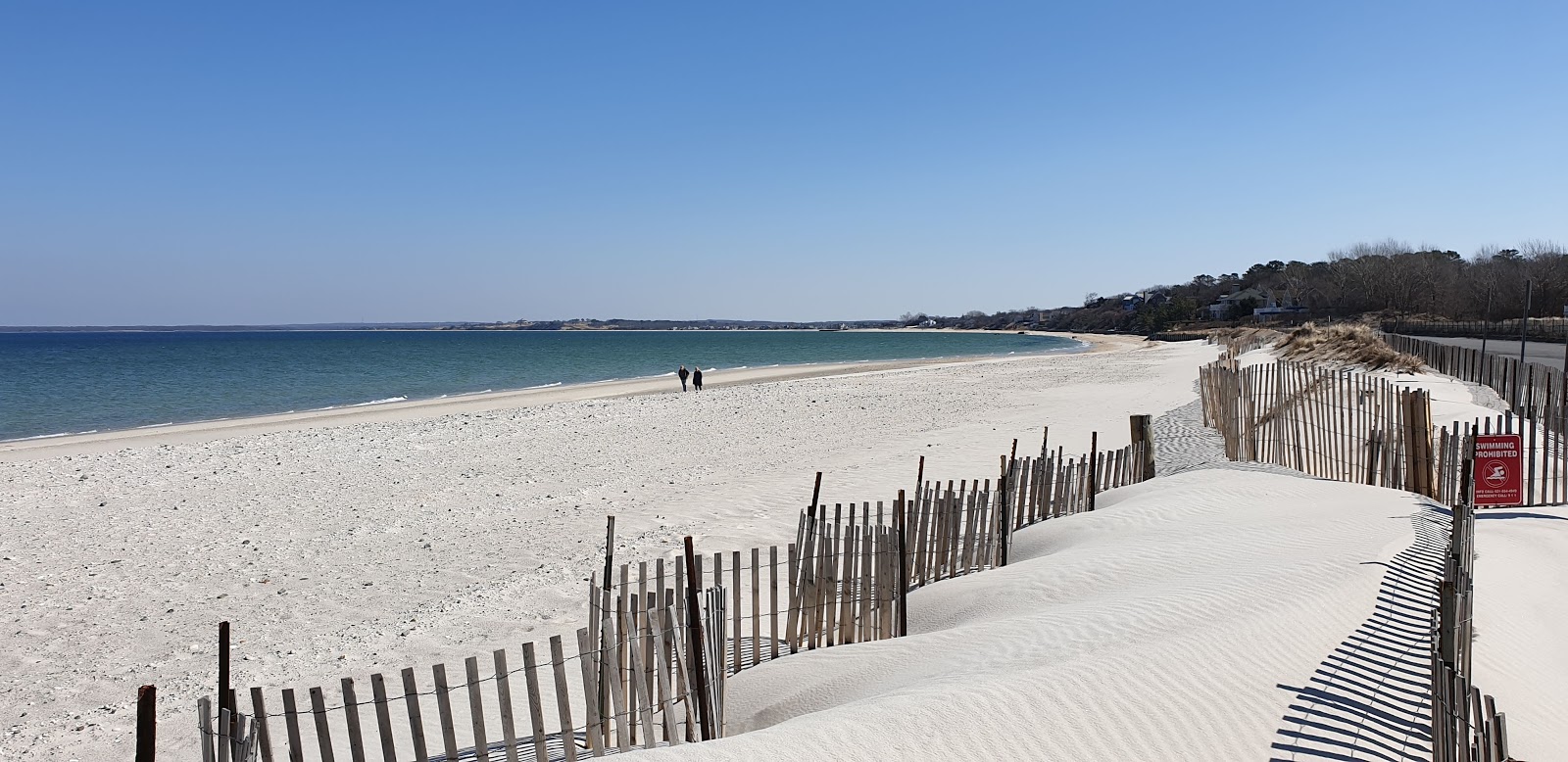 Foto av Meschutt Beach med rymlig strand