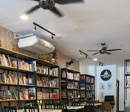OYO 281 The Reader Cafe And Room photo