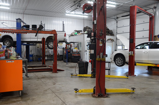 Auto Repair Shop «Maxwell Auto, LLC», reviews and photos, 3527 Dolphin Dr SE a, Iowa City, IA 52240, USA