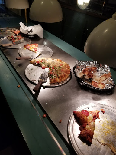 Pizza Restaurant «Round Table Pizza», reviews and photos, 4007 S Virginia St, Reno, NV 89502, USA