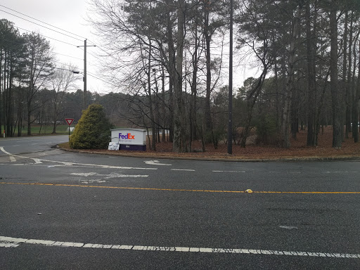 Shipping and Mailing Service «FedEx Ship Center», reviews and photos, 1525 Morrison Pkwy, Alpharetta, GA 30009, USA
