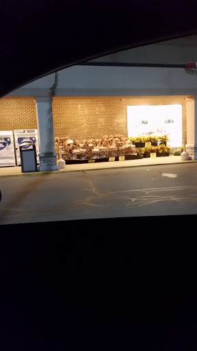 Grocery Store «Kroger», reviews and photos, 516 W 30th St, Connersville, IN 47331, USA