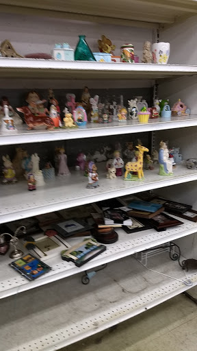 Thrift Store «Village Discount Outlet Store 12», reviews and photos, 4635 N Elston Ave, Chicago, IL 60630, USA