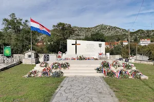 Spomenik Domovinski rat image